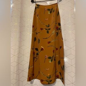 Size 7/8 long skirt, very comfortable and can be dressed up or down